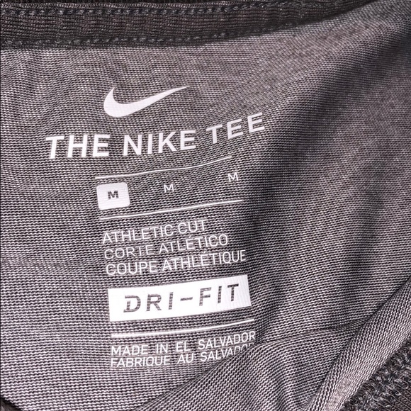 Two athletic shirts - Picture 5 of 5